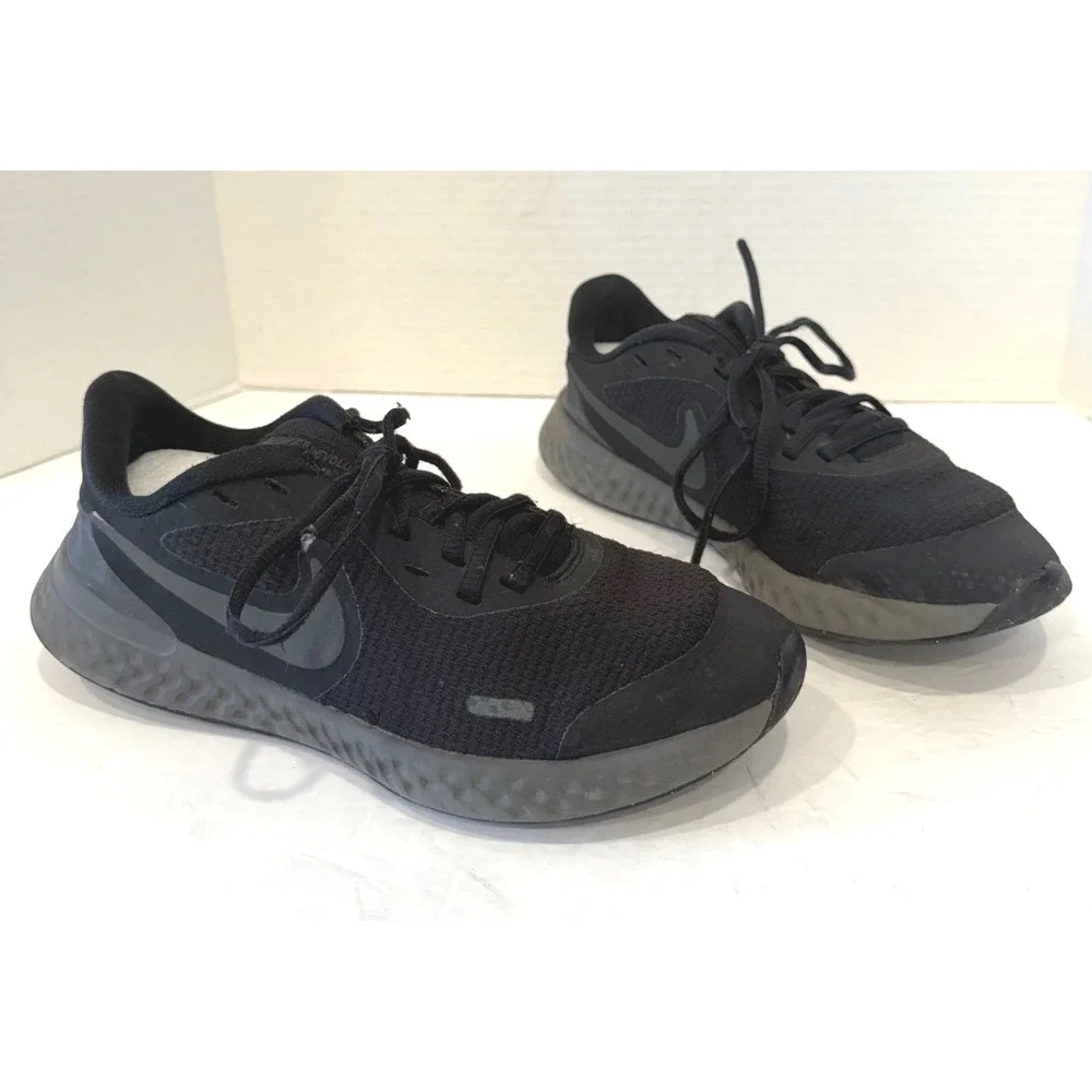 Nike Revolution‎ 5 Black BQ5671-001 Running Sneaker Shoes Kids 4.5Y